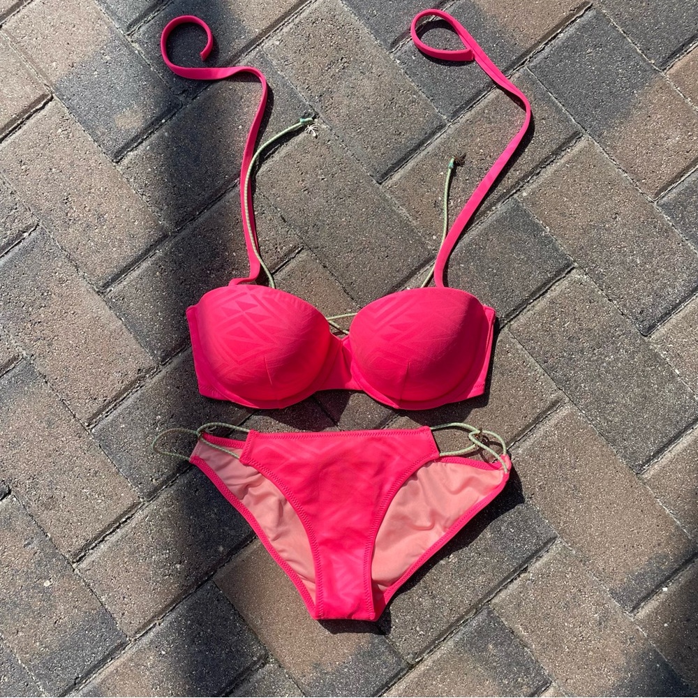 🌺 Gorgeous Victoria Secret Neon Pink Push Up Bikini 👙😍